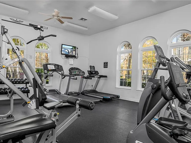 23500 Walden Center Dr #303 — Photo 24