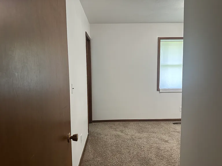 112 Meadow Ln — Photo 17
