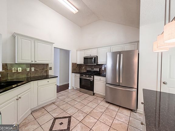 2nd image of 345 Espana St