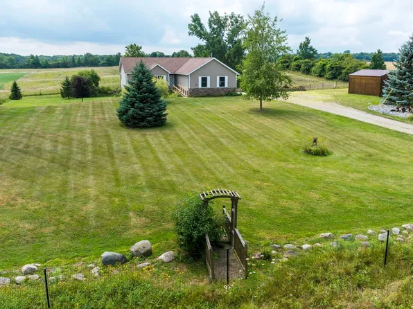 6144 Mortimer Line Rd, Croswell, MI 48422