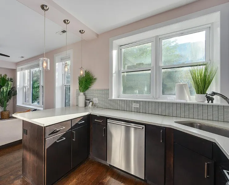 1525 N Claremont Ave #2A