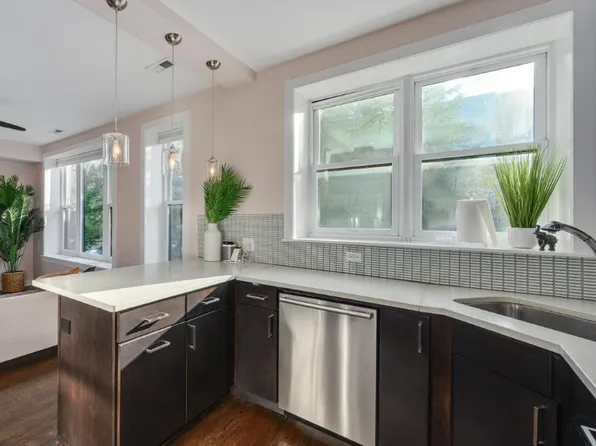 1525 N Claremont Ave APT 2A, Chicago, IL 60622