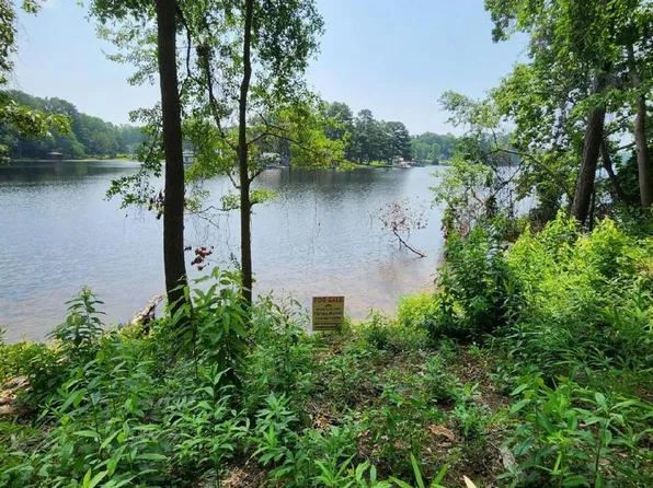 217 Sandy Point Ln #12, Hartsville, SC 29550