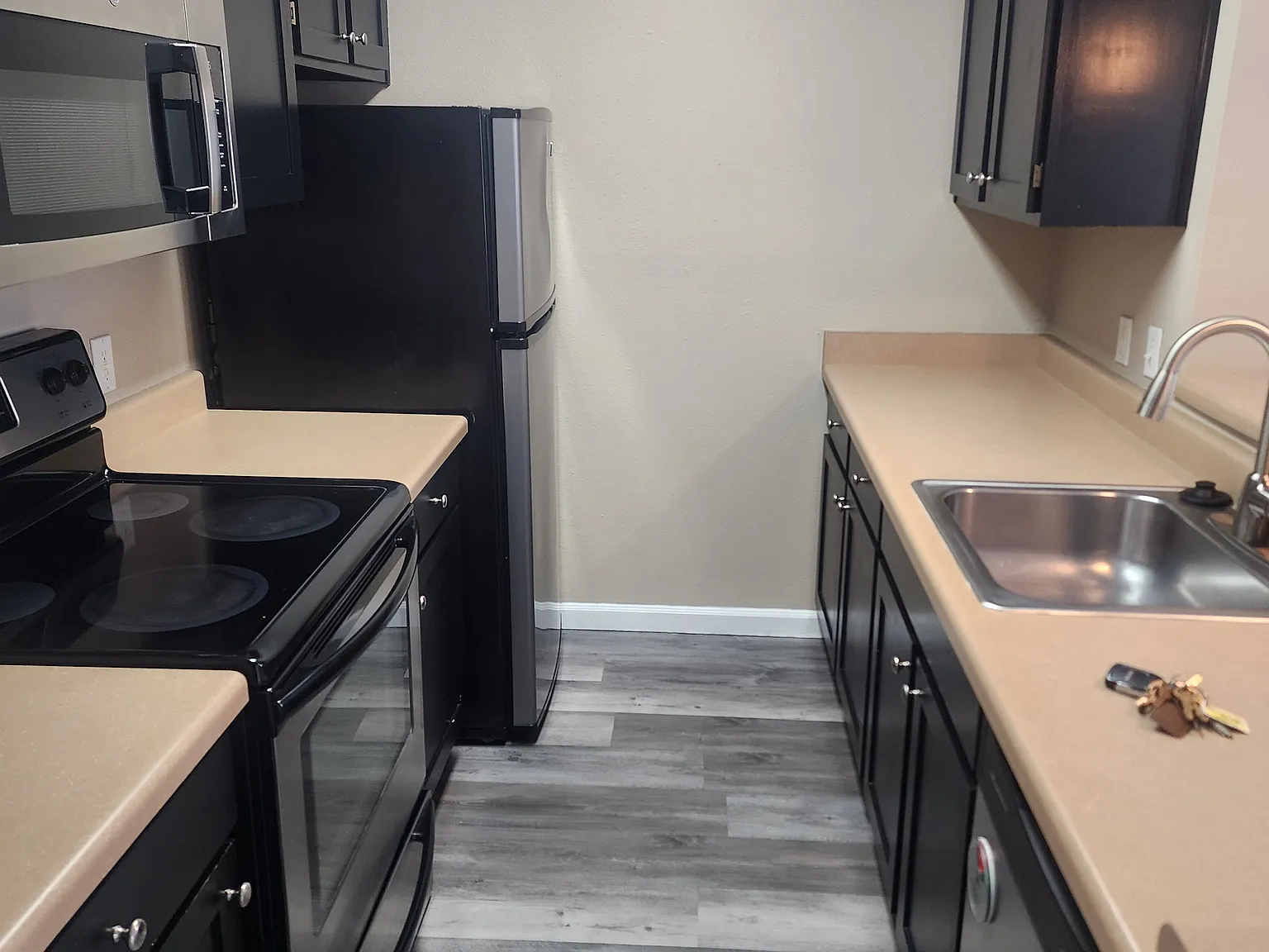 2 bed, 1056 sqft, $2,500 — Photo 2