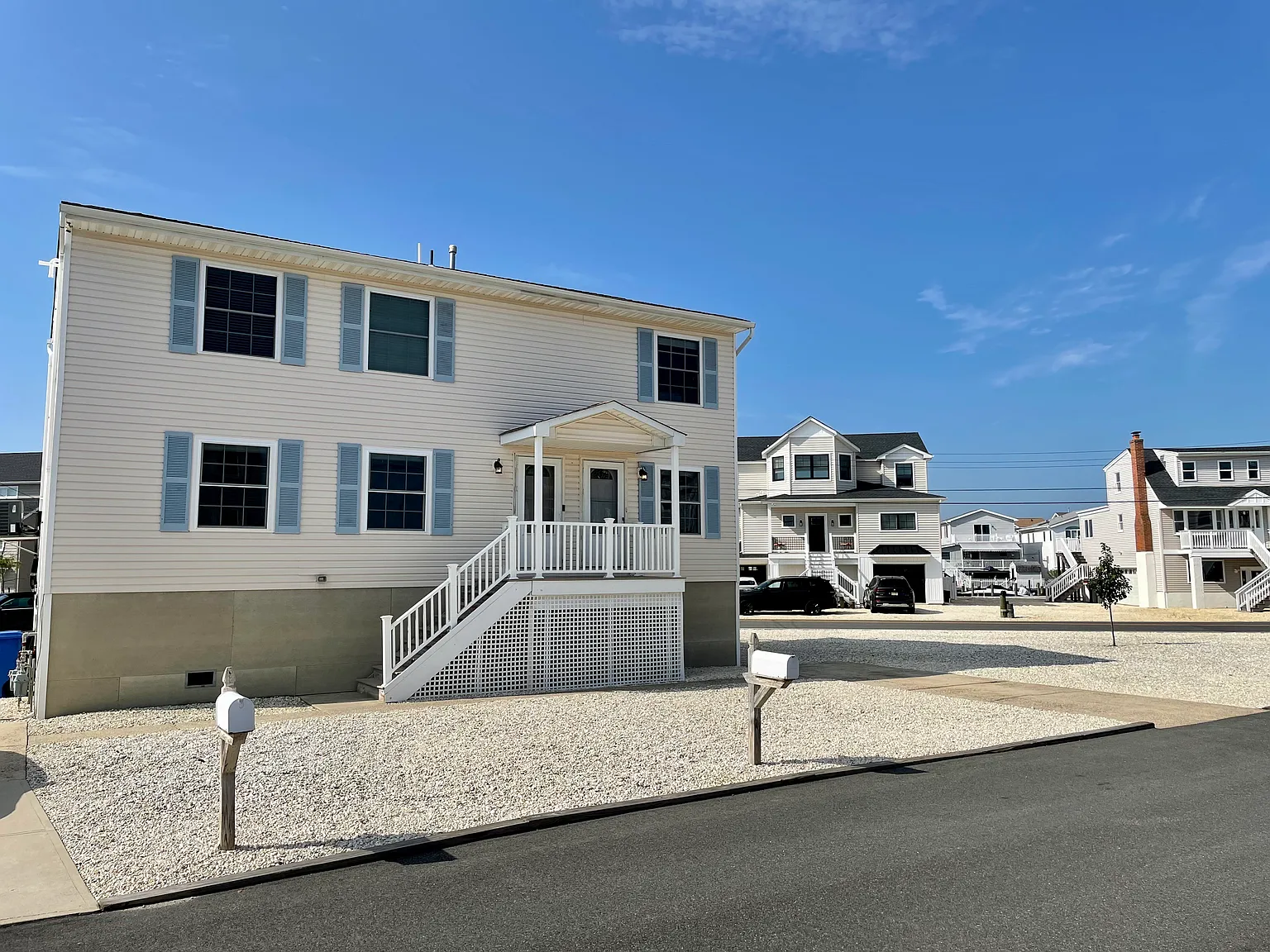 3 bed, 1080 sqft, $2,700 — Photo 1
