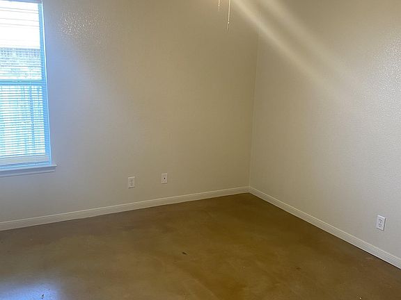 5th image of 1308 Cinch Dr APT B