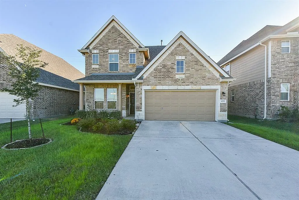 4 bed, 3.5 bath, 2397 sqft, $2,250 — Photo 1