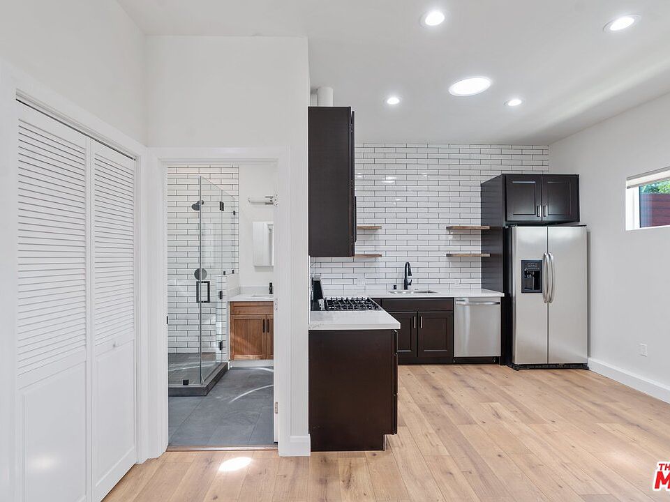 1st image of 833 1/2 N June St