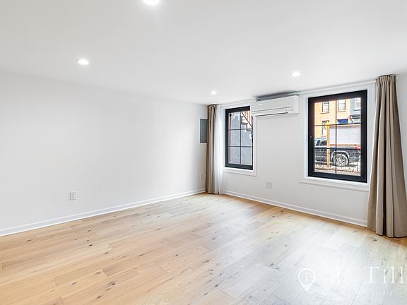 3rd image of 160 Clifton Pl #1