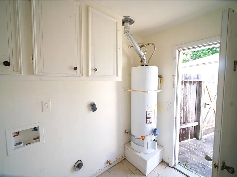 12526 Lima Dr — Photo 8