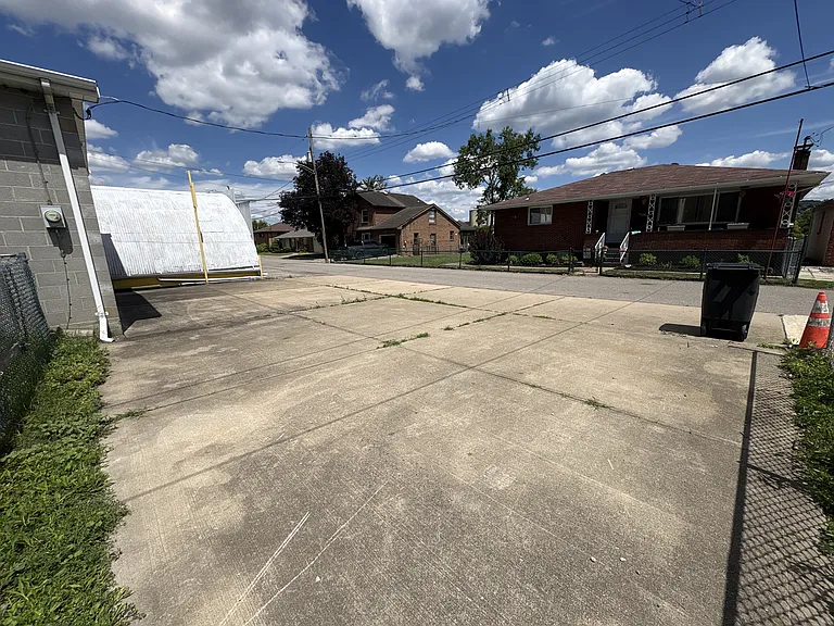 Parking Pad