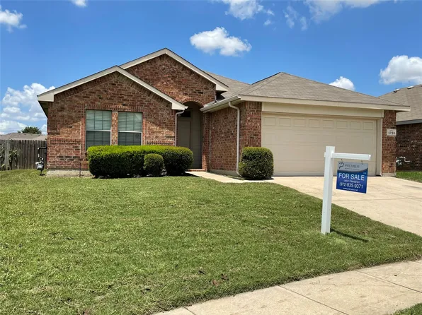5705 Country Valley Ln, Fort Worth, TX 76179