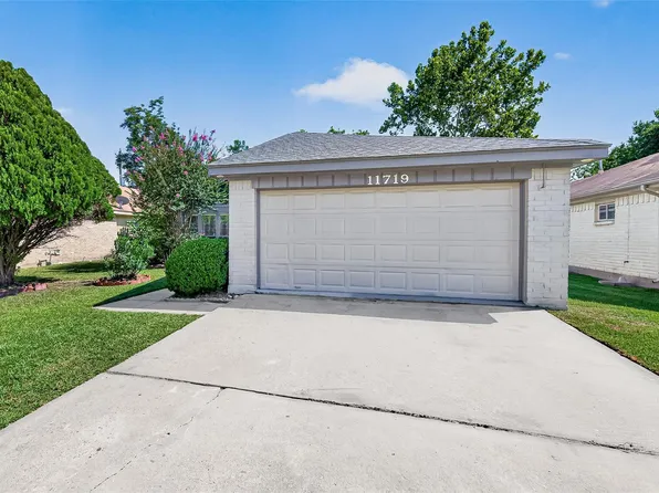 11719 Acadian Dr, Houston, TX 77099