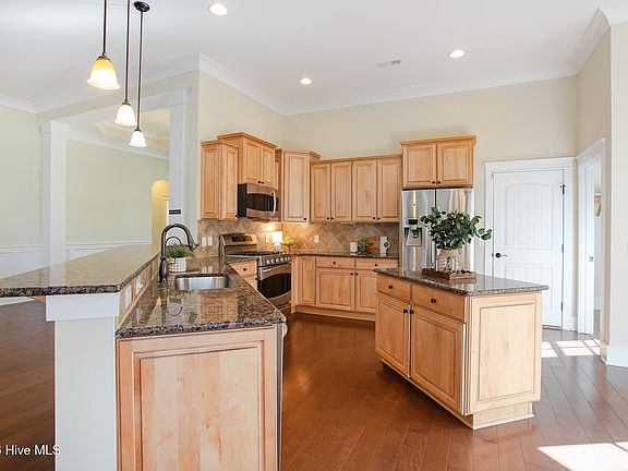 4th image of 904 Bedminister Lane
