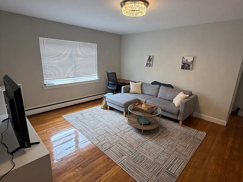 61 Selkirk Rd #8