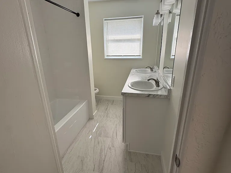 245 Emory Pl #HOUSE — Photo 3