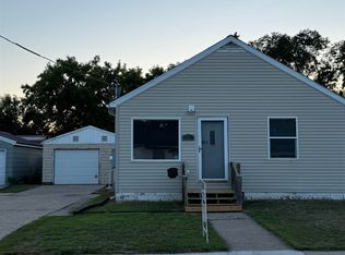 521 13th St NW, Minot, ND 58703