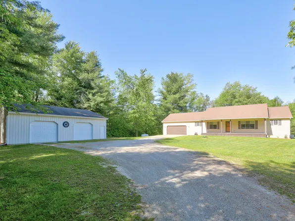7332 Oak Rd, Vassar, MI 48768