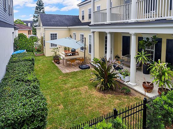 3rd image of 4065 Corrine Dr