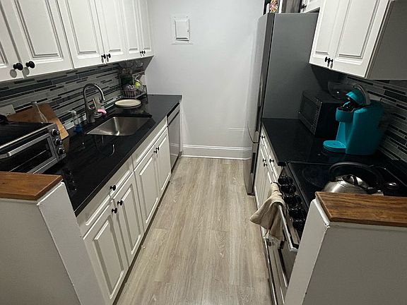 4th image of 50 W 34th St #22A08