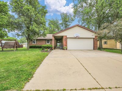 210 N Prospect Ave, Savoy, IL, 61874
