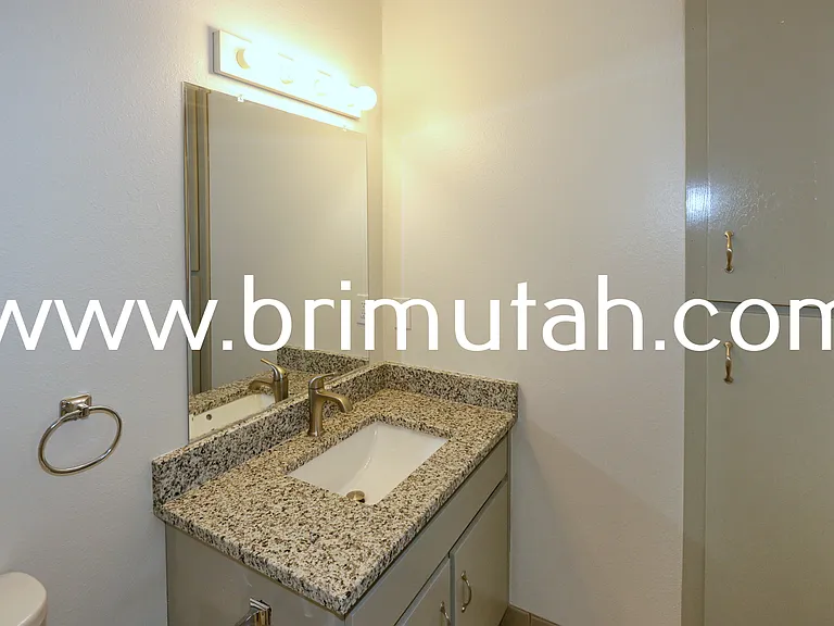 3669 S 2245 E — Photo 11