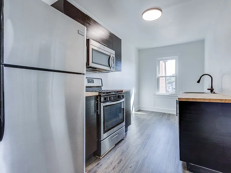 20 - 826 E Warrington — Photo 10