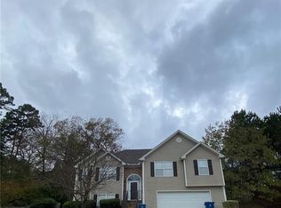 795 Lewis Ridge Cir, Lawrenceville, GA 30045