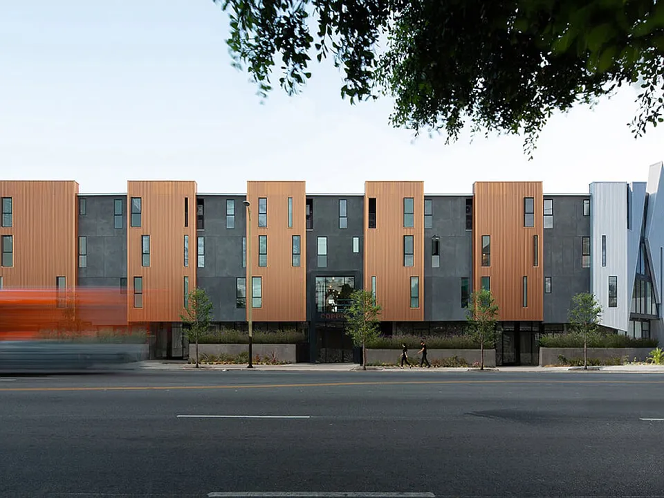 Building Photo 5