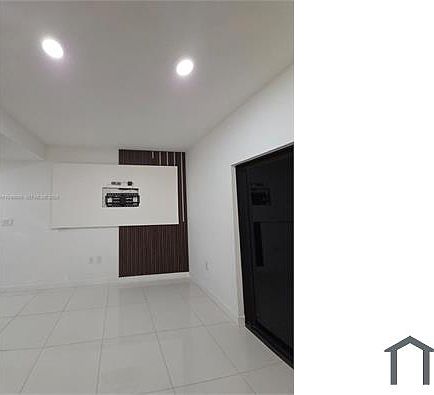 1st image of 215 NW 13th Pl #0