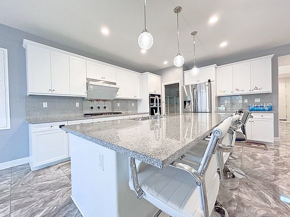 5th image of 2763 E Agrarian St