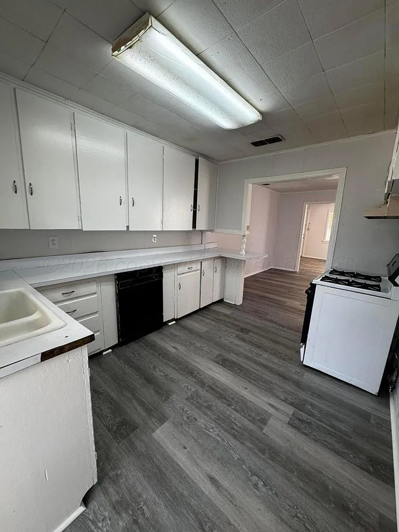3/1.5 ready to move in — Photo 3