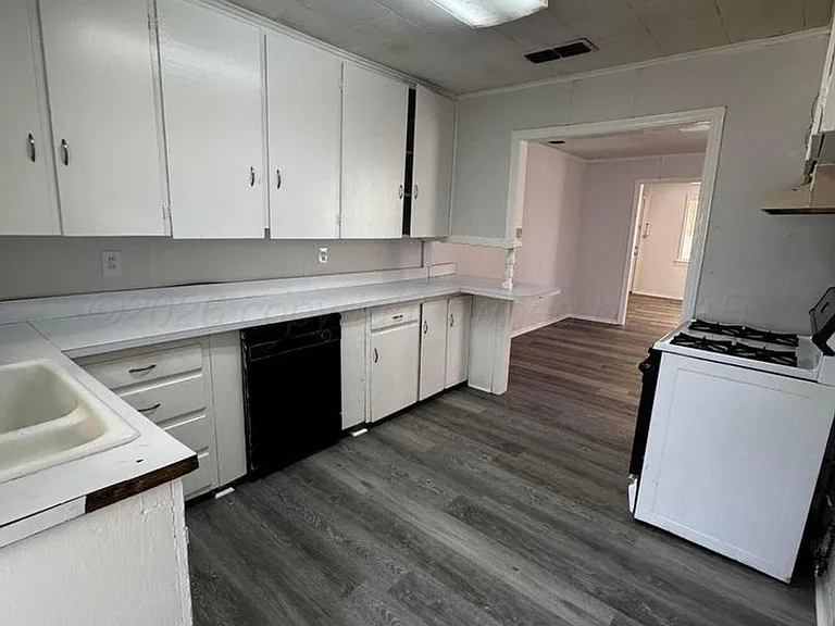 411 NE 13th Ave — Photo 3