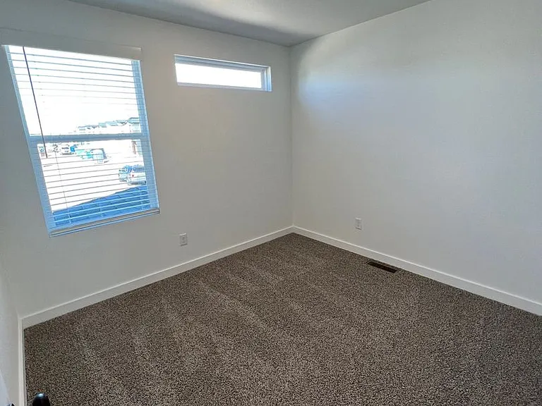 1071 Ventnor Ave — Photo 10