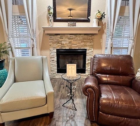 5th image of 2125 Parkway Cir