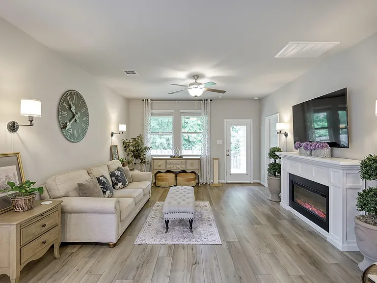 7099 Silverleaf Oak St — Photo 9