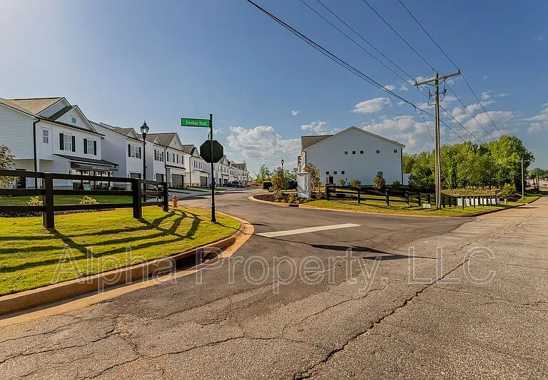 12 Lone Cypress St — Photo 27