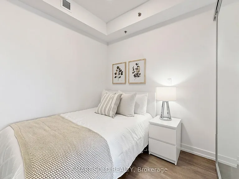 203 College St #1405 — Photo 27