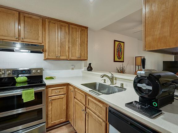 5th image of 2218 Summereve Ct