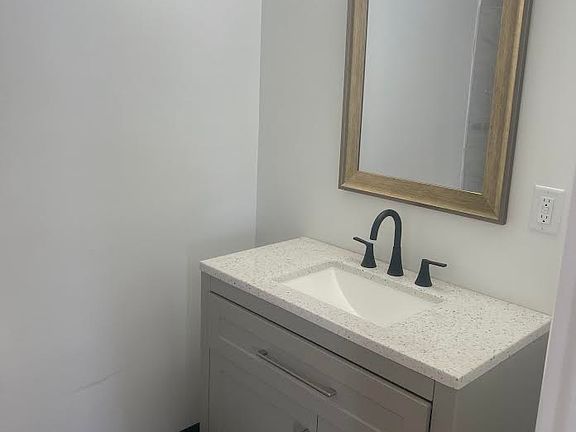 3rd image of 1223 W Brady St APT 2