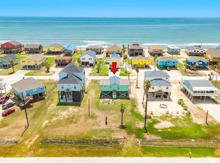 402 Seashell Dr, Freeport, TX 77541