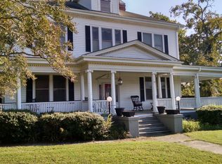 370 N Cox Ave, Calhoun Falls, SC 29628