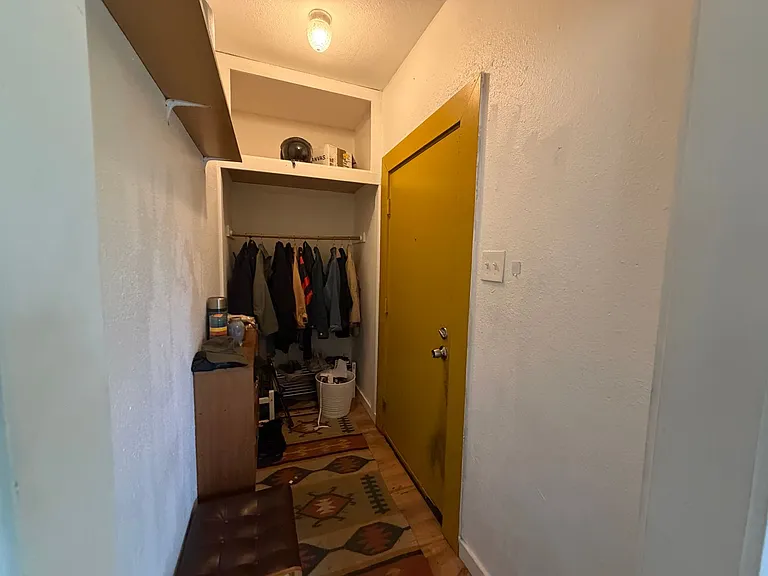 1410 S Cloverdale St — Photo 5