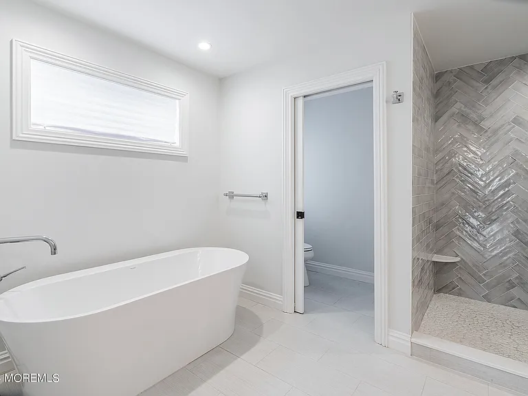 555 Sussex Ave — Photo 23