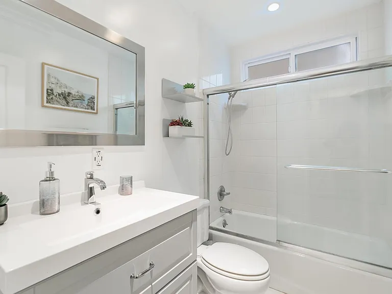 11822 Gorham Ave #2 — Photo 6