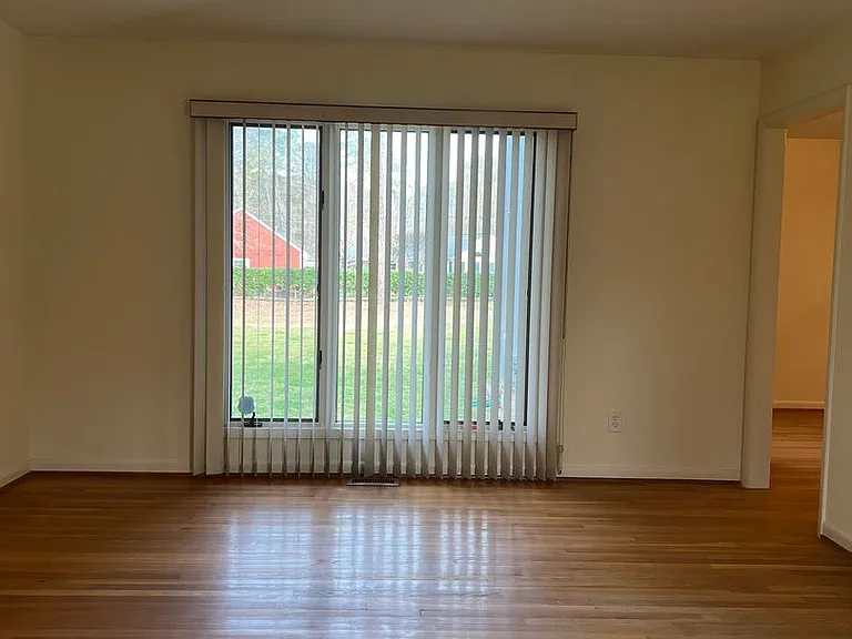 8 Butler Pl — Photo 12