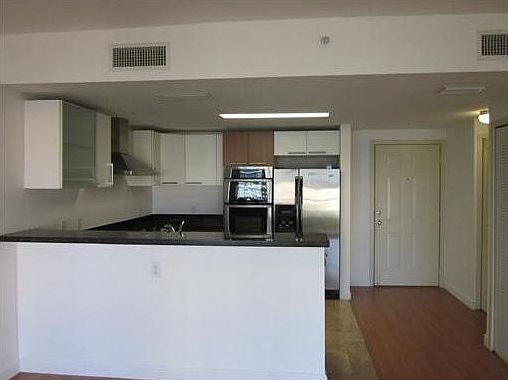 4th image of 170 SE 14th St APT 2107