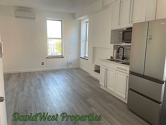 1st image of 188 14th St APT 2L