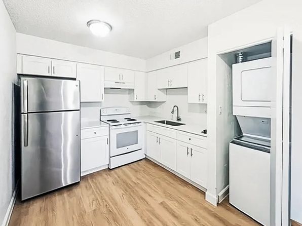 2615 E Greenway Rd APT 5
