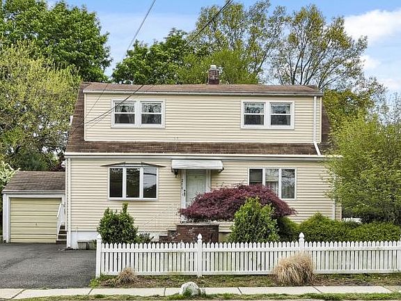 3rd image of 254 Wyckoff Ave